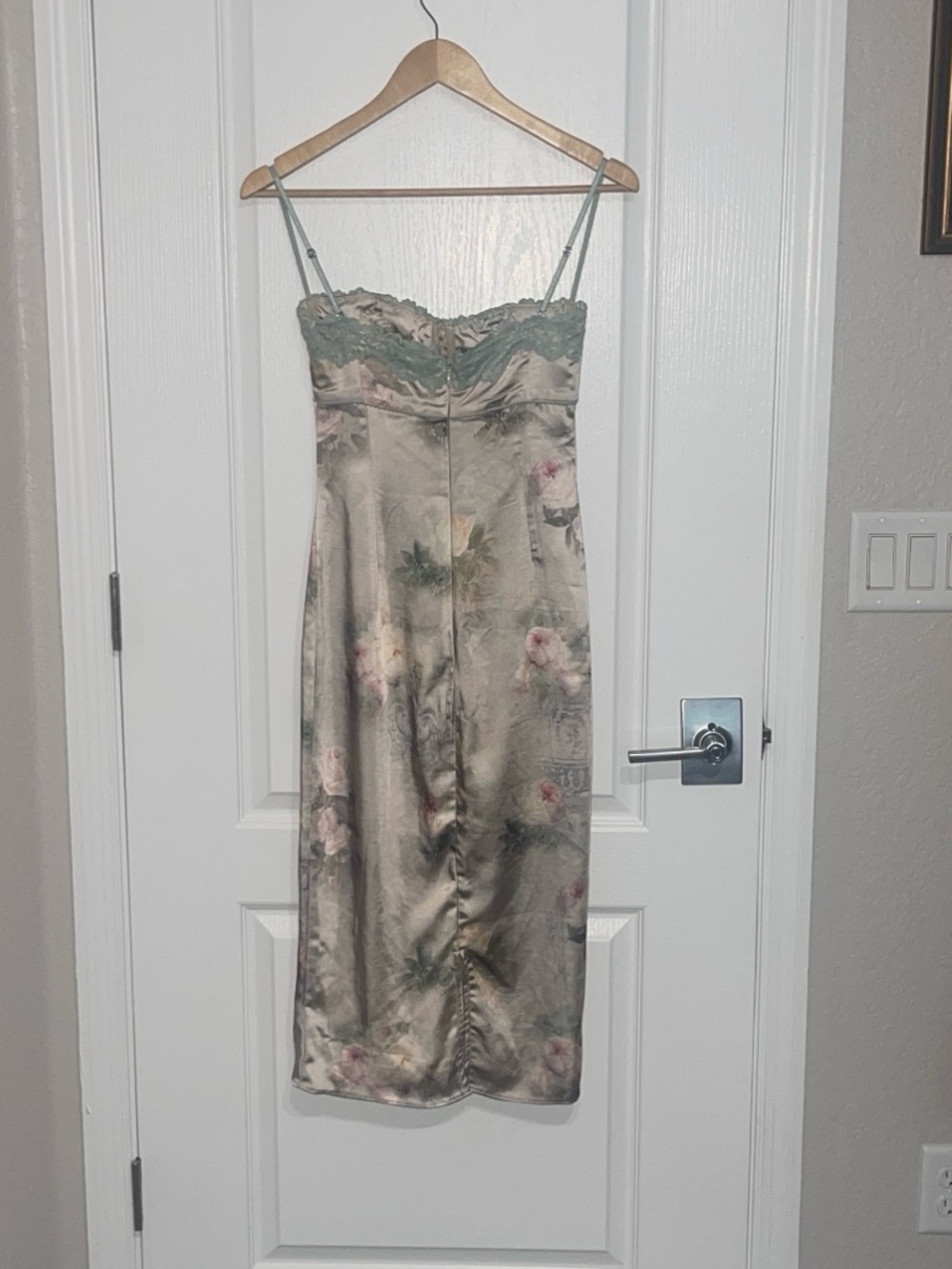 HOUSE OF CB VENUS Vintage Floral Midi Dress Lace-Trim Satin Slip Dress Champagne - Picture 7 of 16